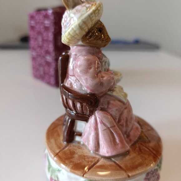 Music Box Rabbit, Period Costume, Serving Tea - - Picture 4 of 9